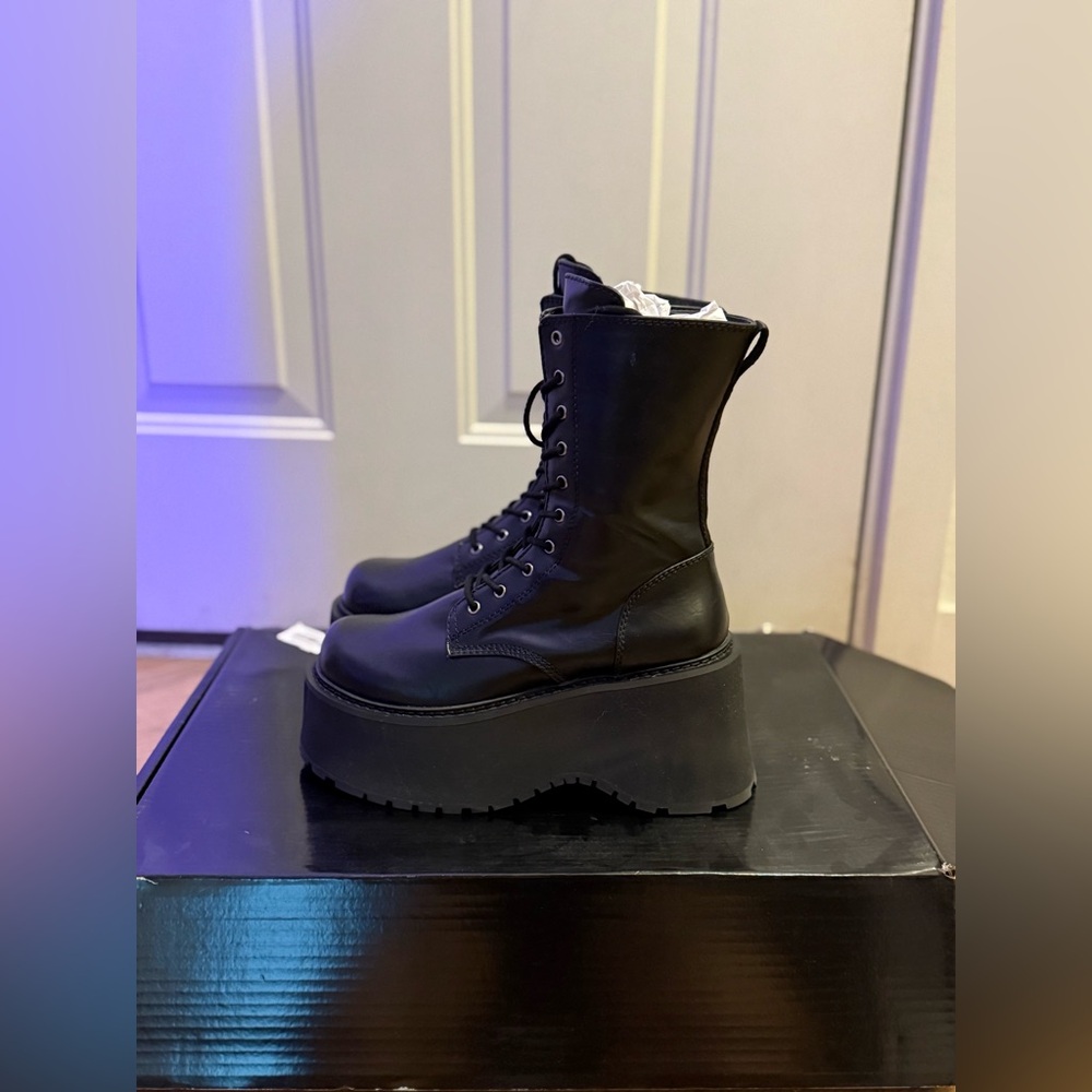 Current Mood - Platform Lace Up Boots